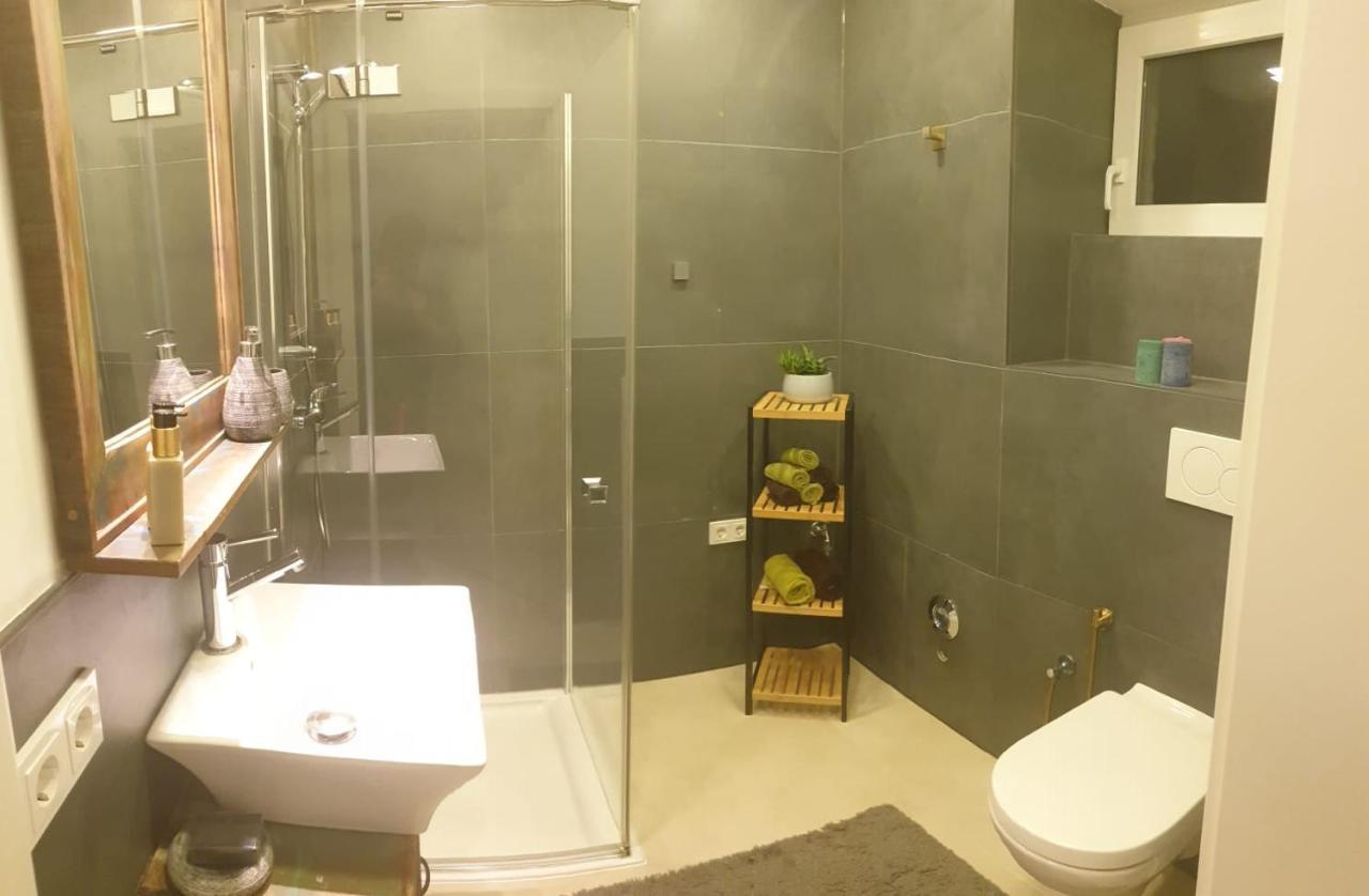 Apartment Mit Schoener, Moderner Einrichtung كولونيا المظهر الخارجي الصورة