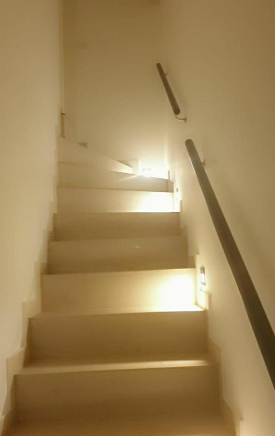 Apartment Mit Schoener, Moderner Einrichtung كولونيا المظهر الخارجي الصورة
