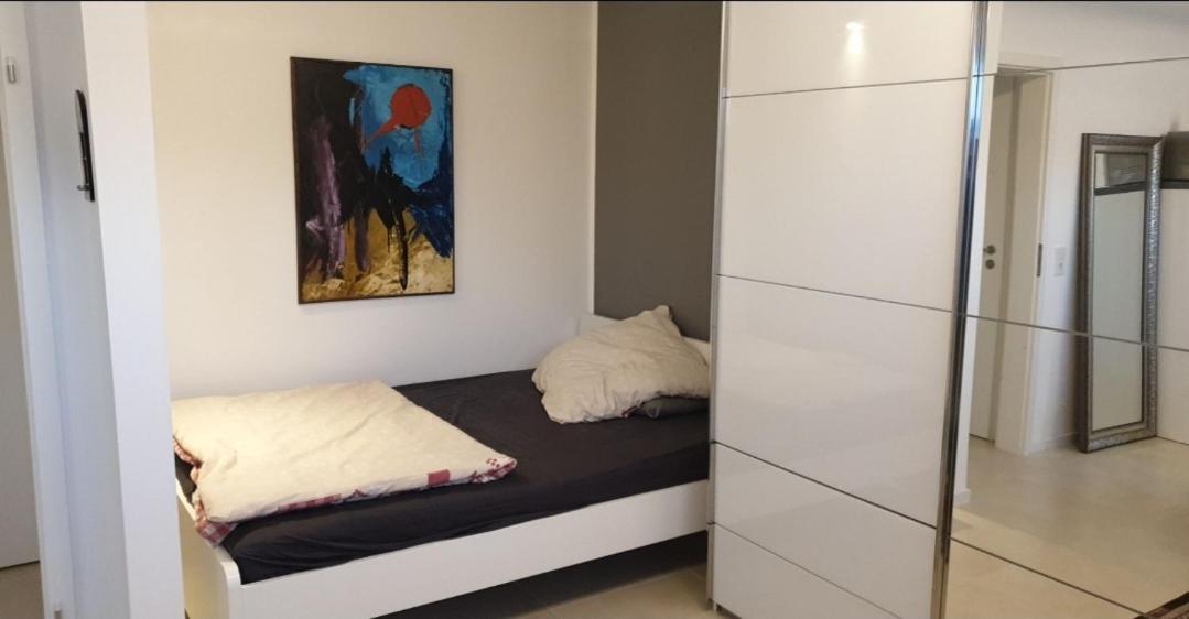 Apartment Mit Schoener, Moderner Einrichtung كولونيا المظهر الخارجي الصورة